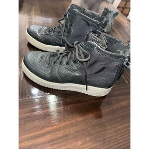 Nike Air SF AF1 Women Sz 7 Outdoor Green Leather Air Force Special Force Chucks